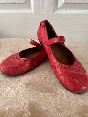 Women’s Taos Red Leather Step it Up Mary Jane’s Shoes Size:39EU 8-8.5(USA) Used